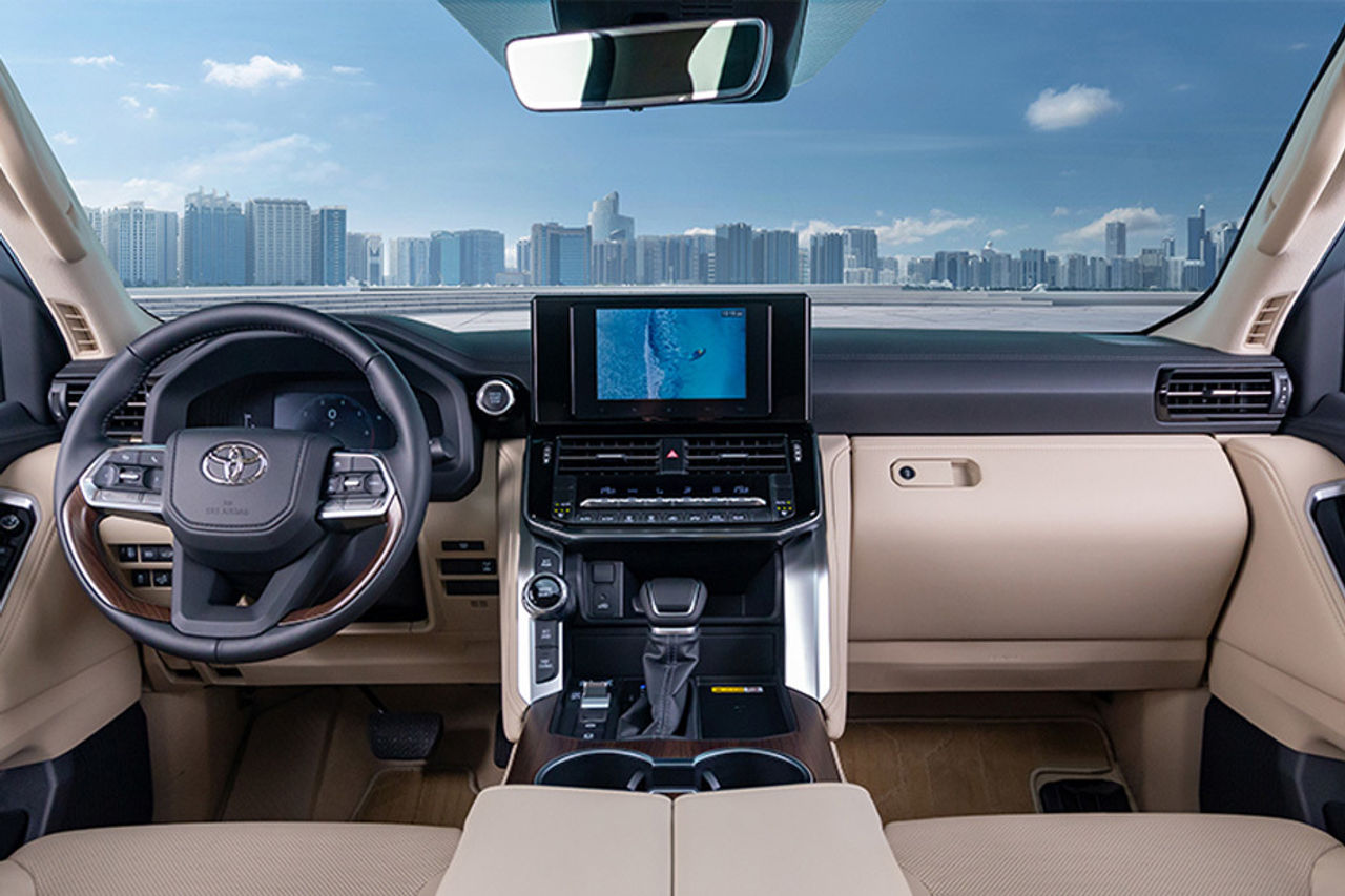 Toyota לנד קרוזר ארוך